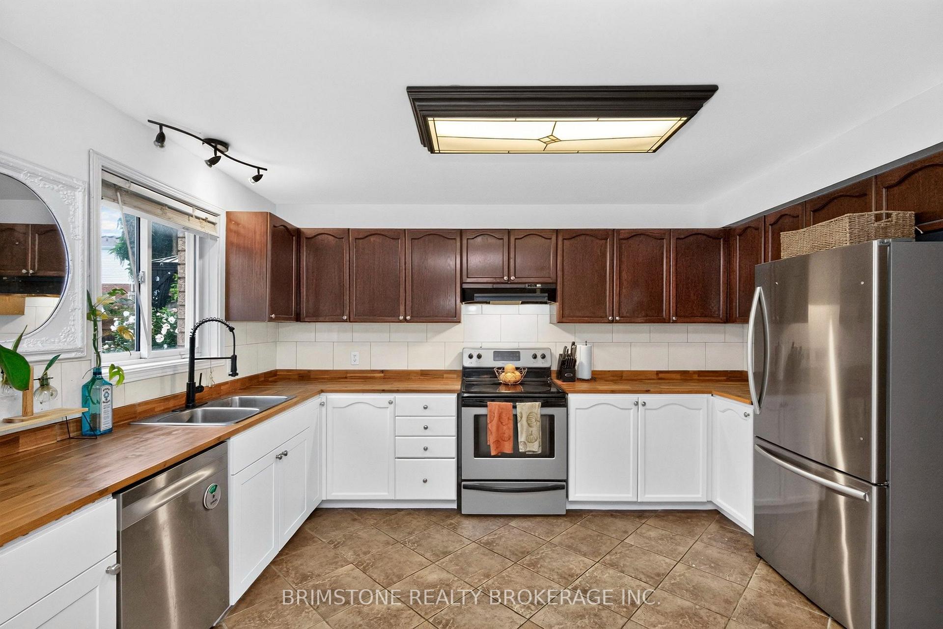 Photo 6 of 32 Wessenger Drive, Barrie, Holly — HOMEH