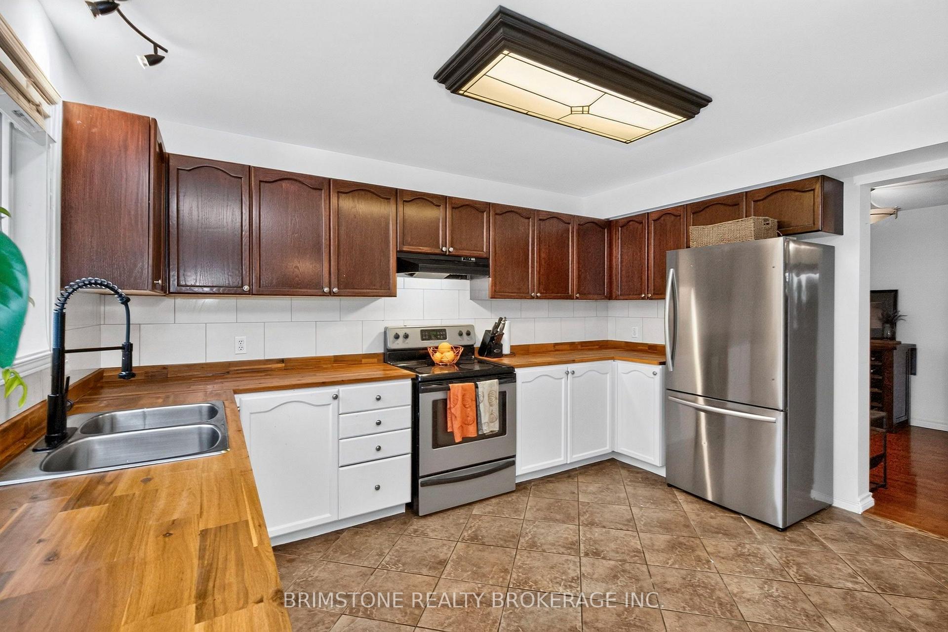 Photo 8 of 32 Wessenger Drive, Barrie, Holly — HOMEH