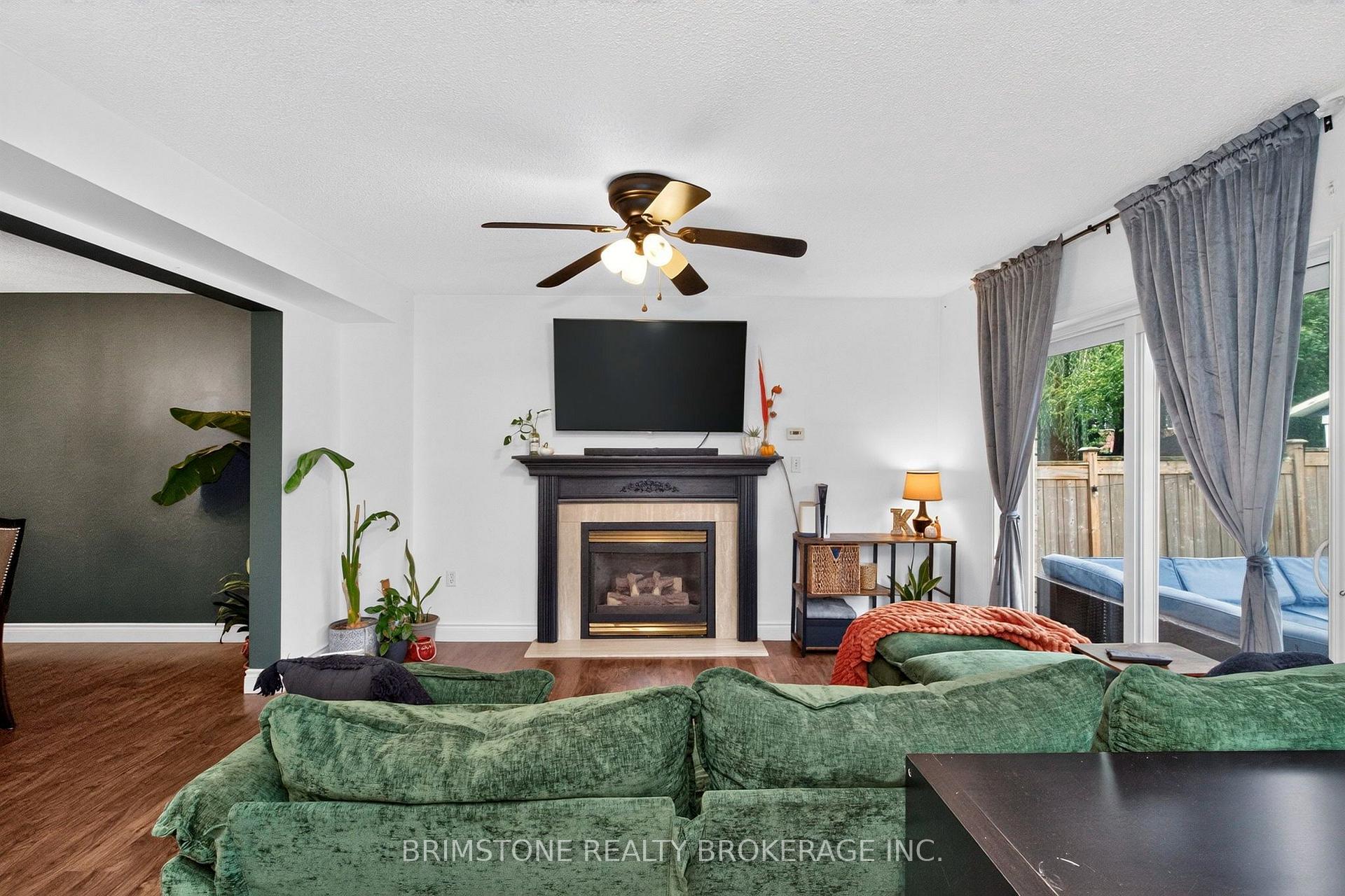 Photo 13 of 32 Wessenger Drive, Barrie, Holly — HOMEH