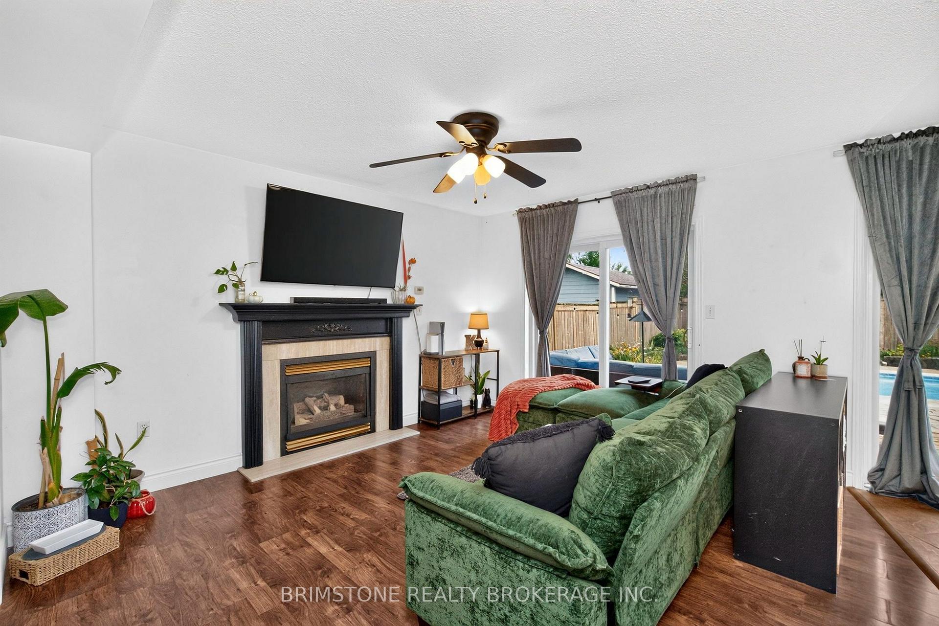 Photo 14 of 32 Wessenger Drive, Barrie, Holly — HOMEH