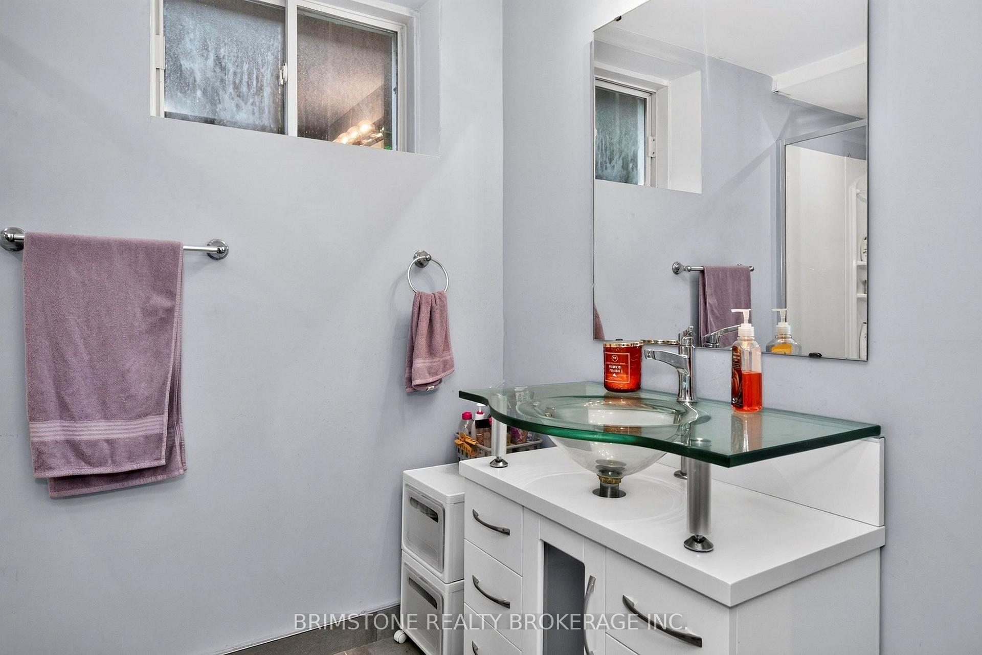 Photo 29 of 32 Wessenger Drive, Barrie, Holly — HOMEH