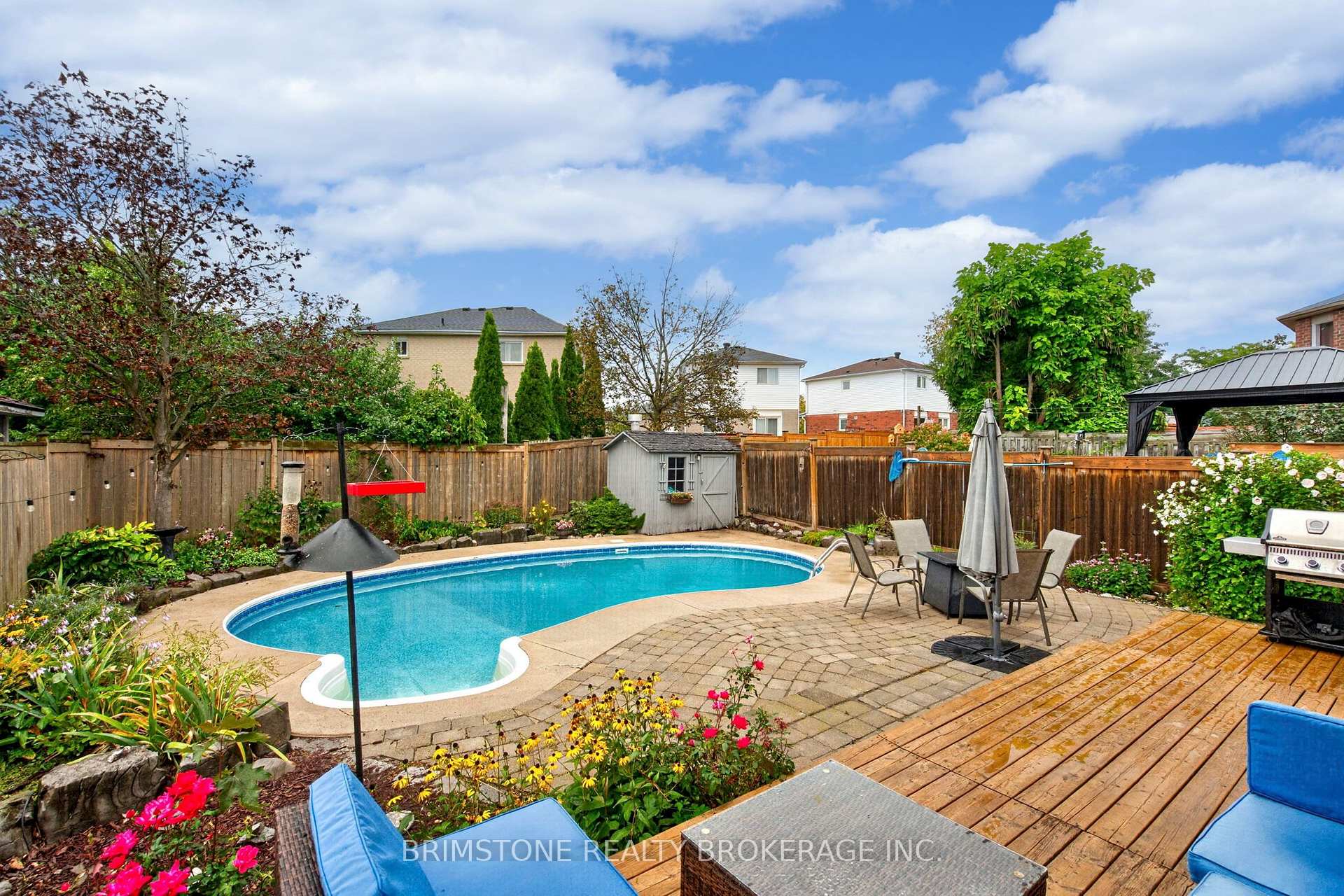 Photo 37 of 32 Wessenger Drive, Barrie, Holly — HOMEH
