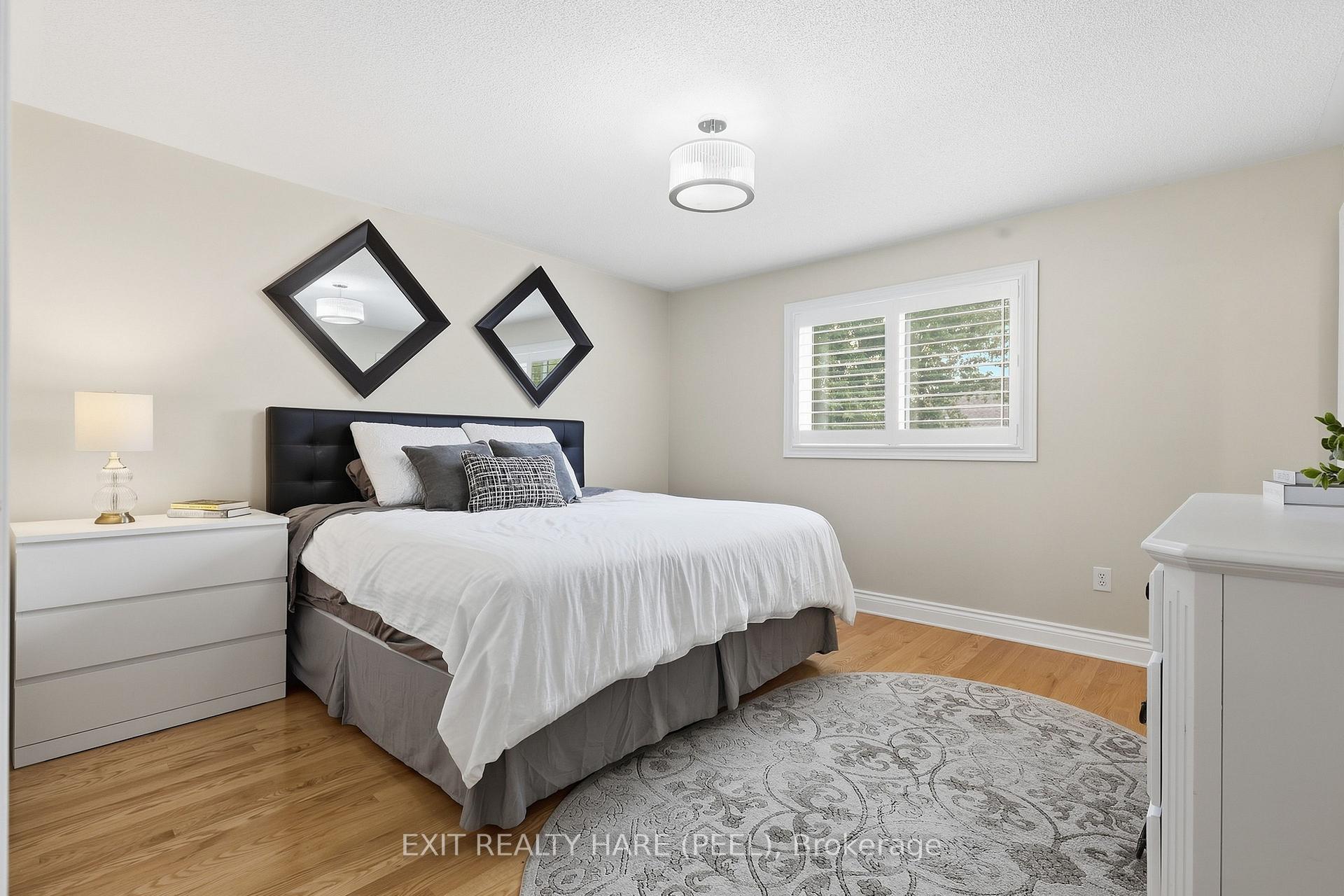 Photo 8 of 24 Snowberry Crescent, Halton Hills, Georgetown — HOMEH