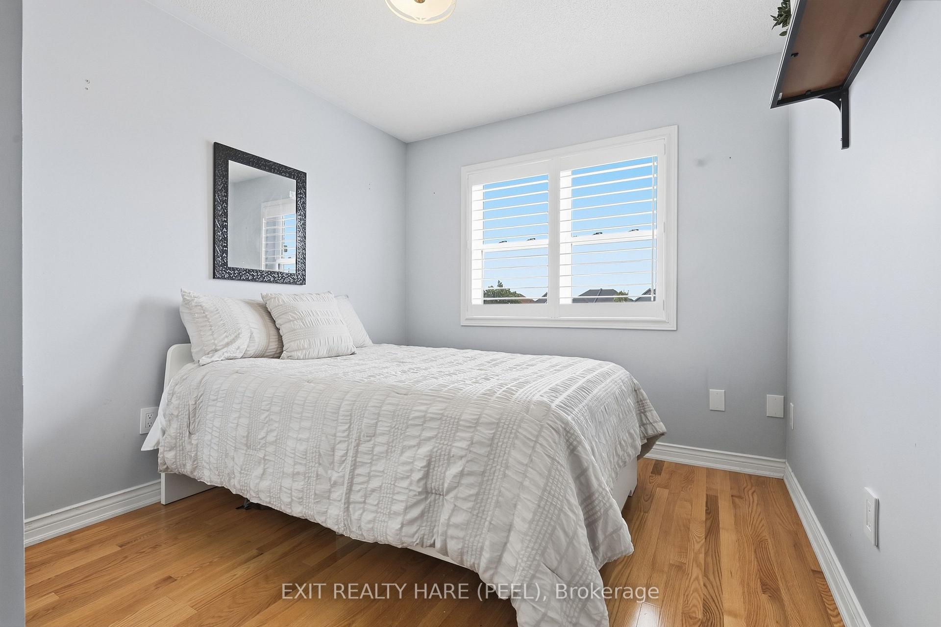 Photo 11 of 24 Snowberry Crescent, Halton Hills, Georgetown — HOMEH