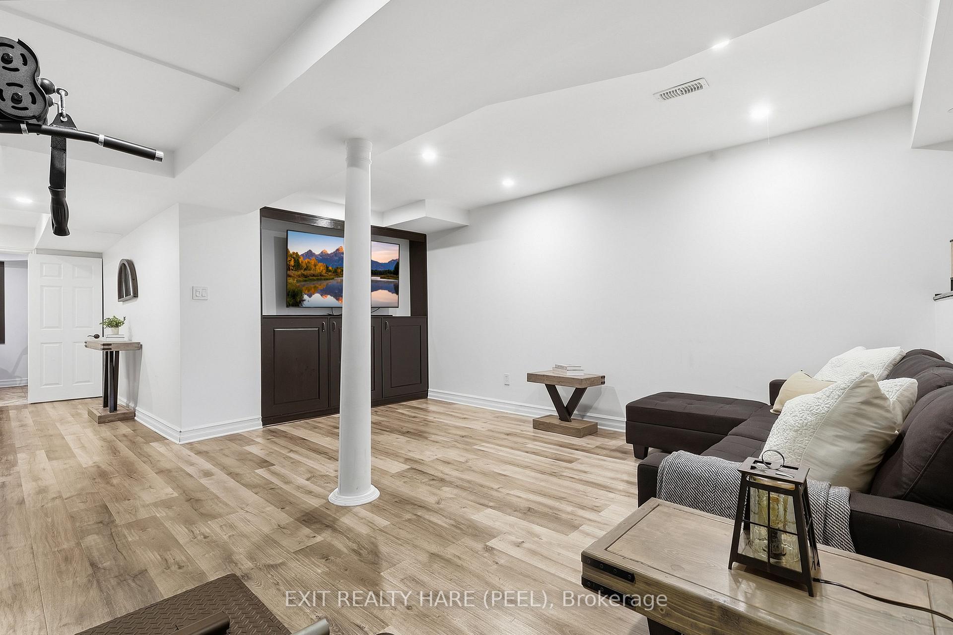 Photo 16 of 24 Snowberry Crescent, Halton Hills, Georgetown — HOMEH