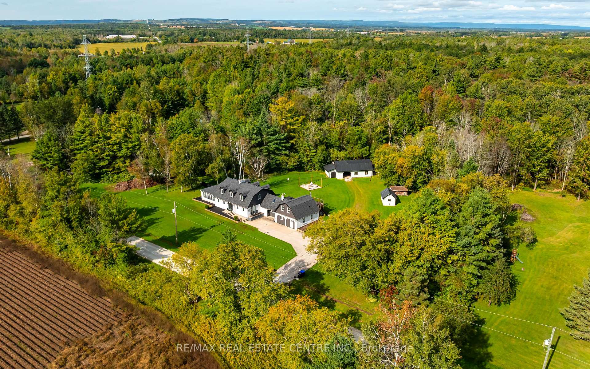 Photo 3 of 2570 Creemore Avenue, Clearview, Rural Clearview — HOMEH