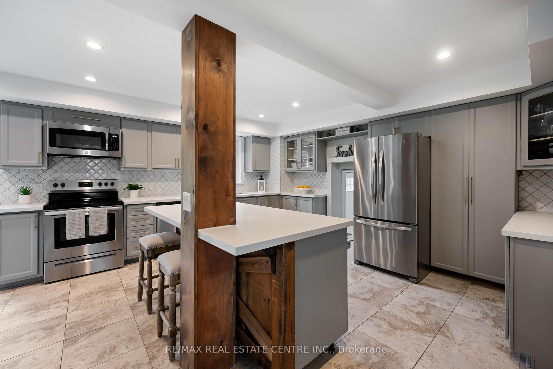 Photo 14 of 2570 Creemore Avenue, Clearview, Rural Clearview — HOMEH