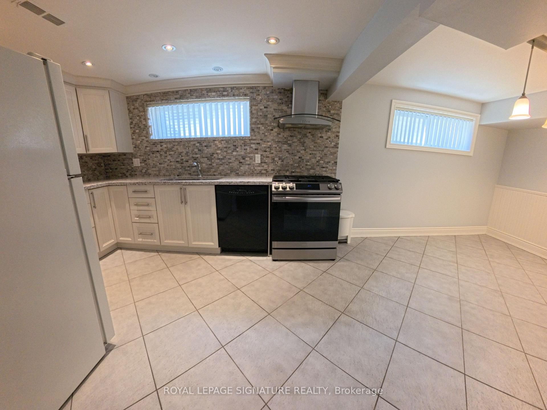 Photo 6 of 3612 Birchmeadow Crescent, Mississauga, Applewood — HOMEH