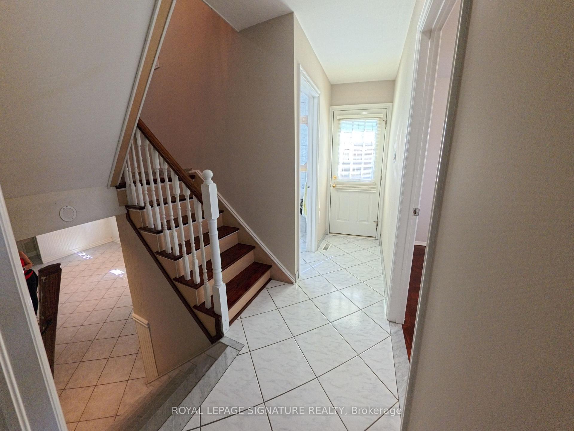 Photo 10 of 3612 Birchmeadow Crescent, Mississauga, Applewood — HOMEH