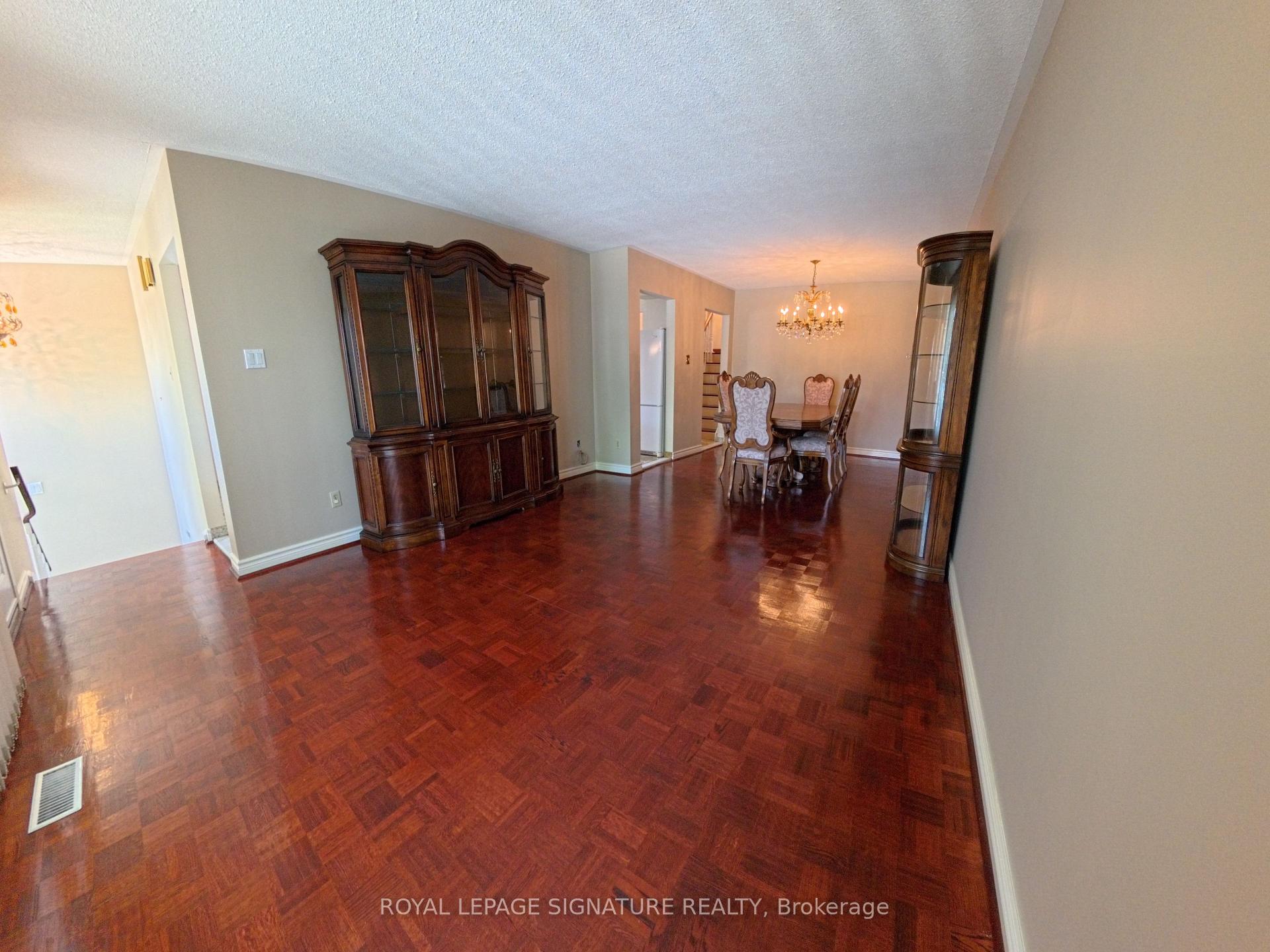 Photo 16 of 3612 Birchmeadow Crescent, Mississauga, Applewood — HOMEH