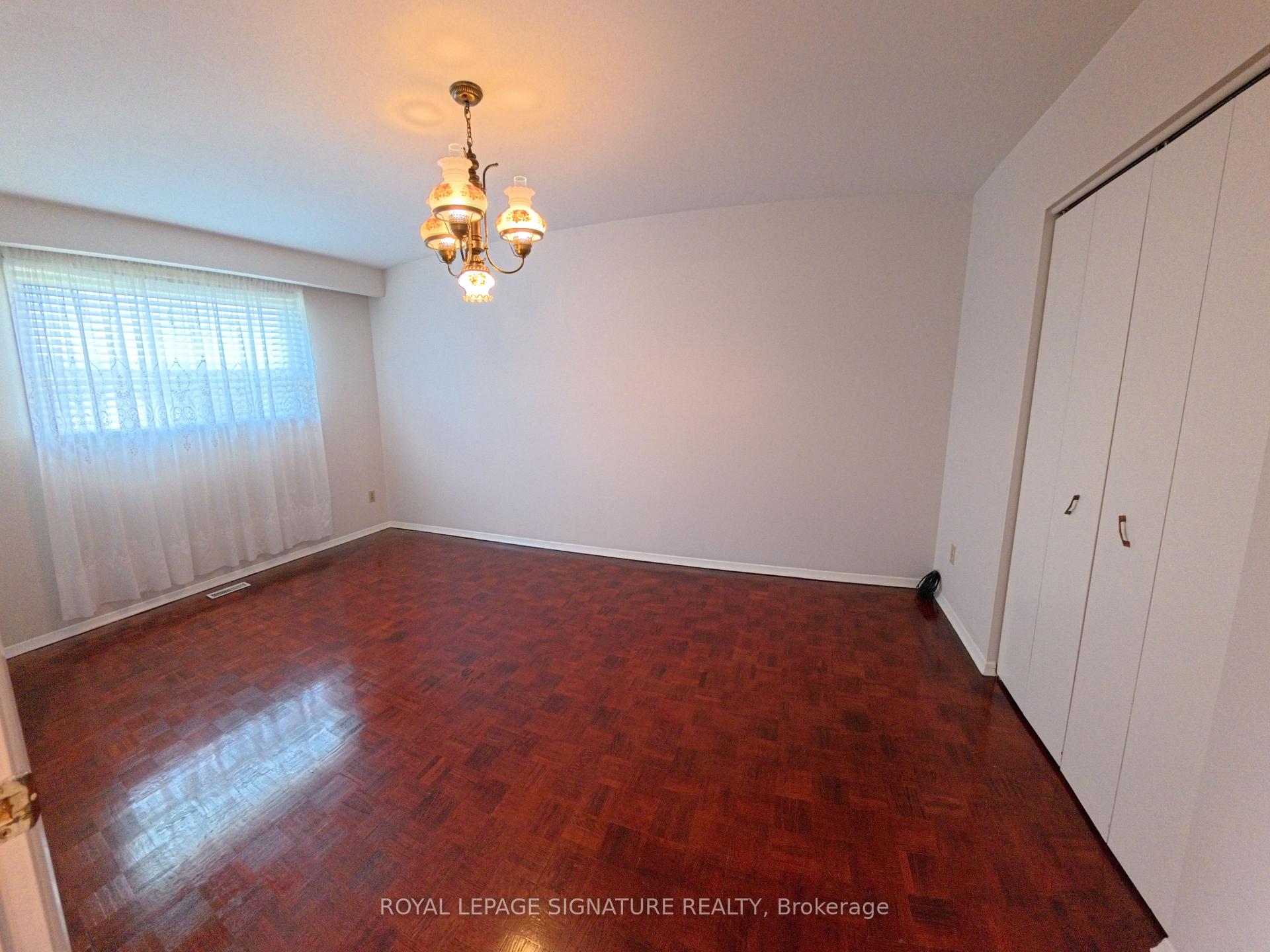 Photo 18 of 3612 Birchmeadow Crescent, Mississauga, Applewood — HOMEH