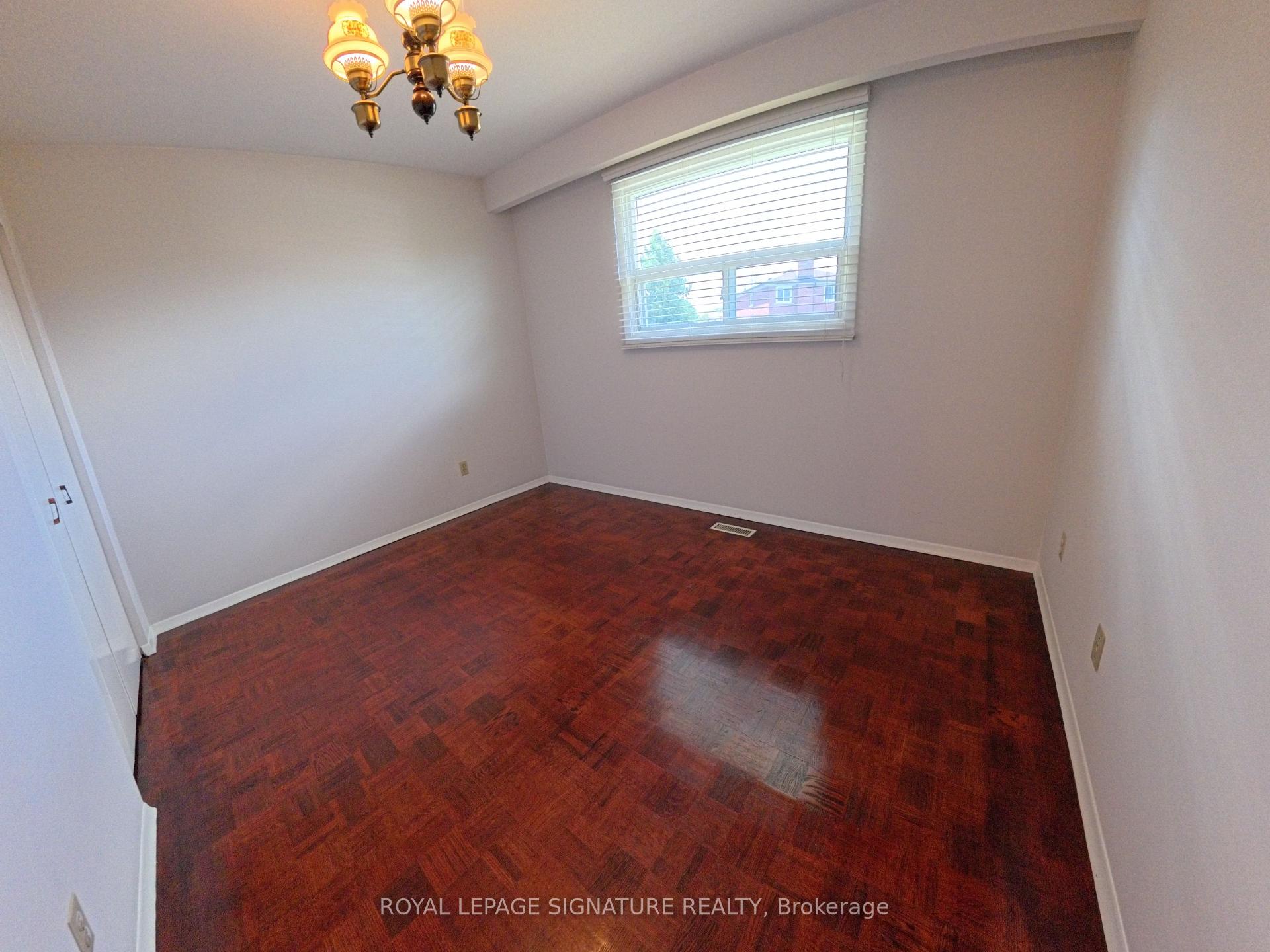 Photo 19 of 3612 Birchmeadow Crescent, Mississauga, Applewood — HOMEH