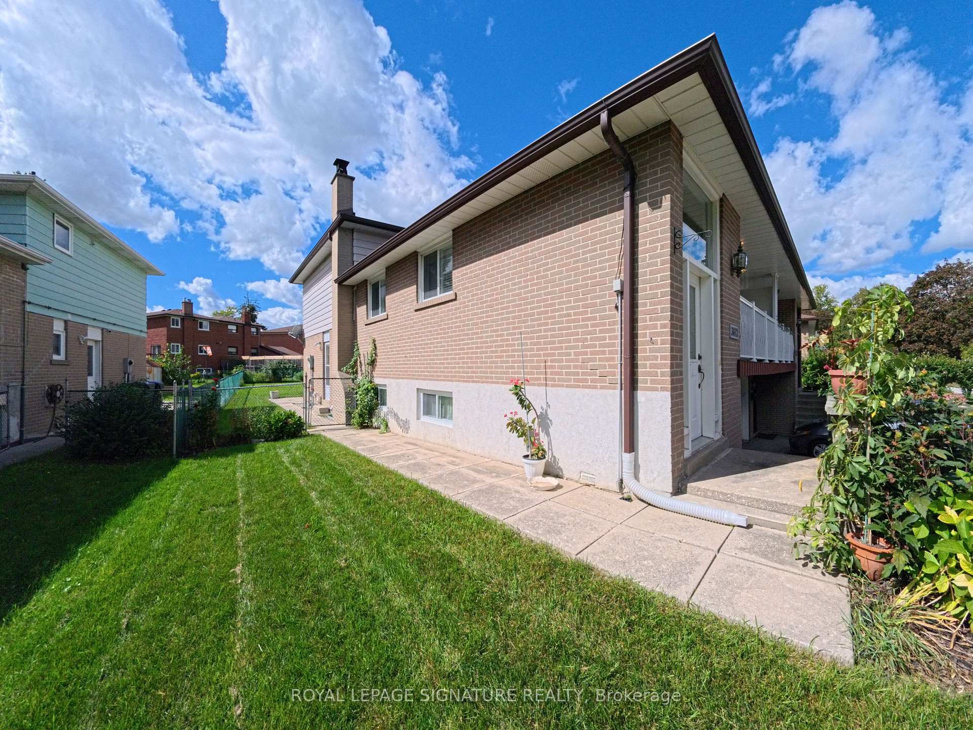 Photo 22 of 3612 Birchmeadow Crescent, Mississauga, Applewood — HOMEH