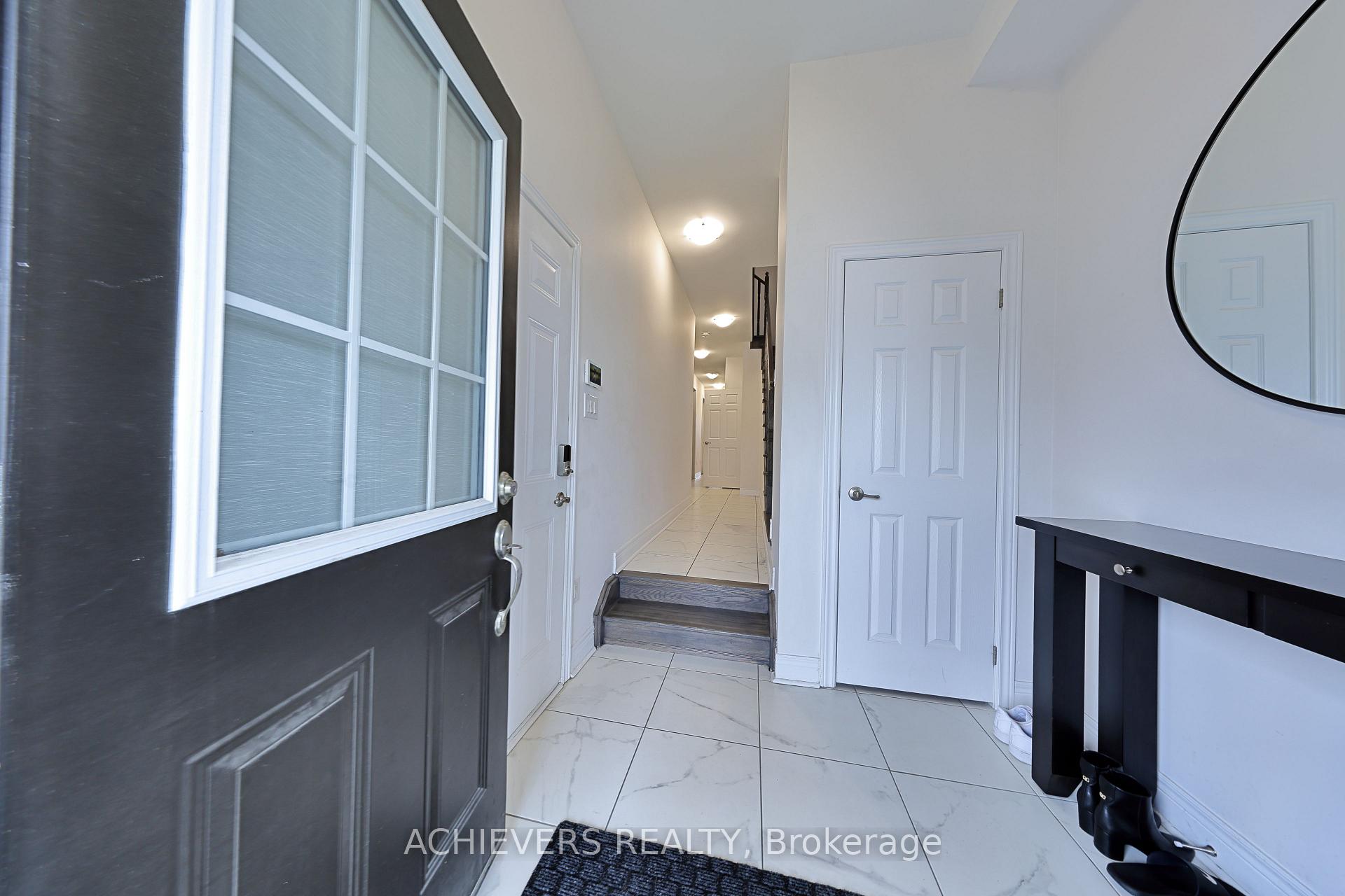 Photo 5 of 52 Branigan Crescent, Halton Hills, Georgetown — HOMEH