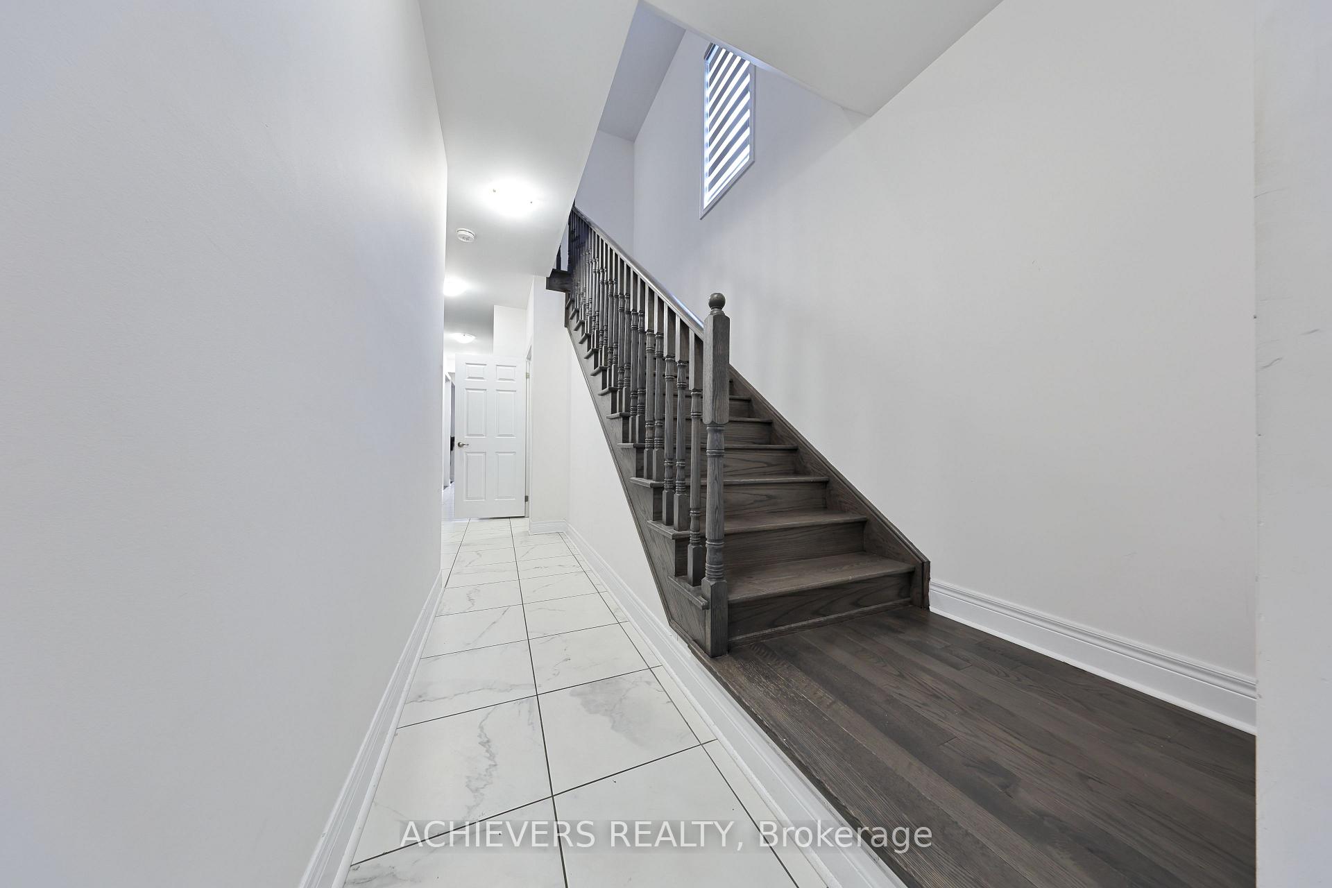 Photo 7 of 52 Branigan Crescent, Halton Hills, Georgetown — HOMEH