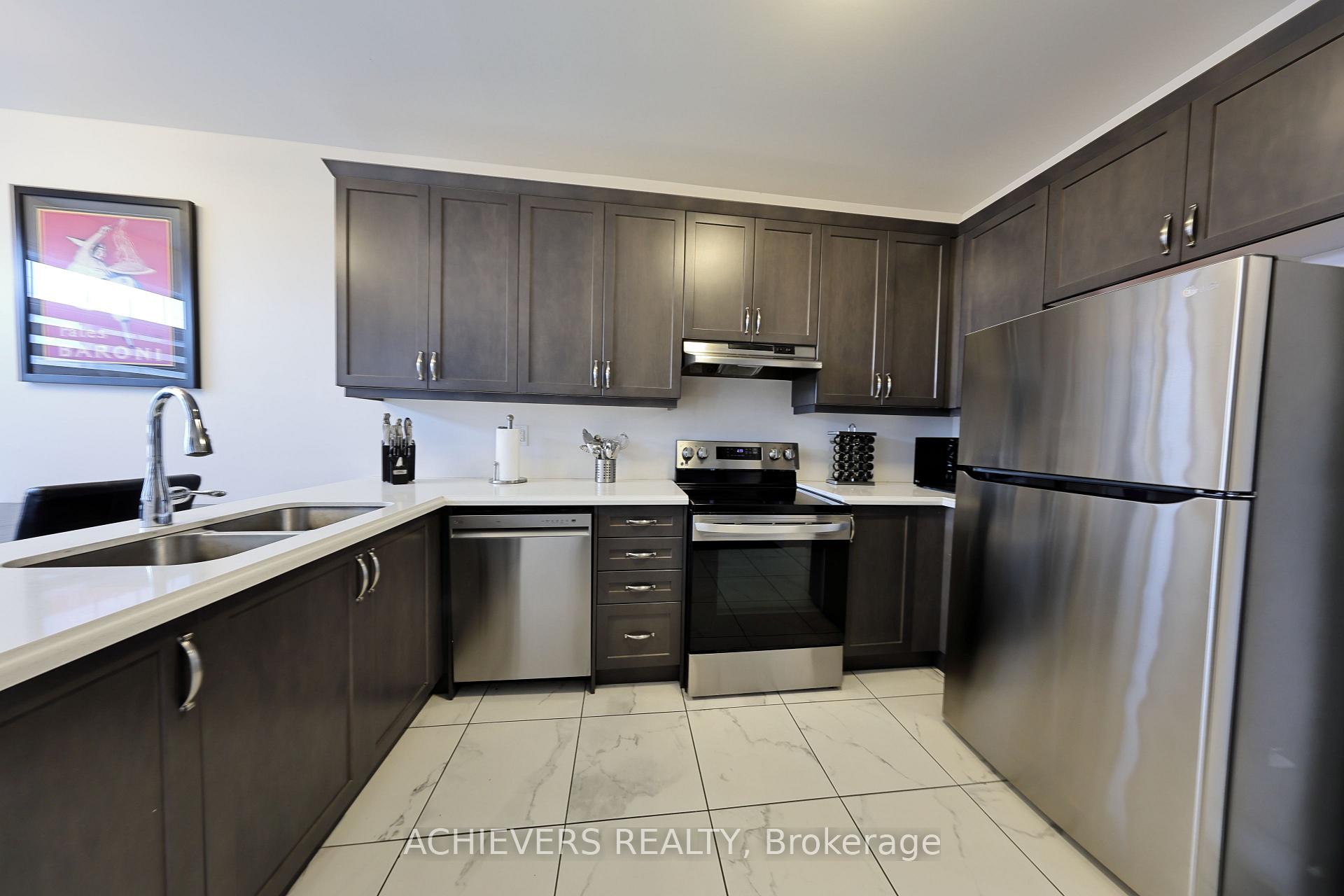 Photo 12 of 52 Branigan Crescent, Halton Hills, Georgetown — HOMEH