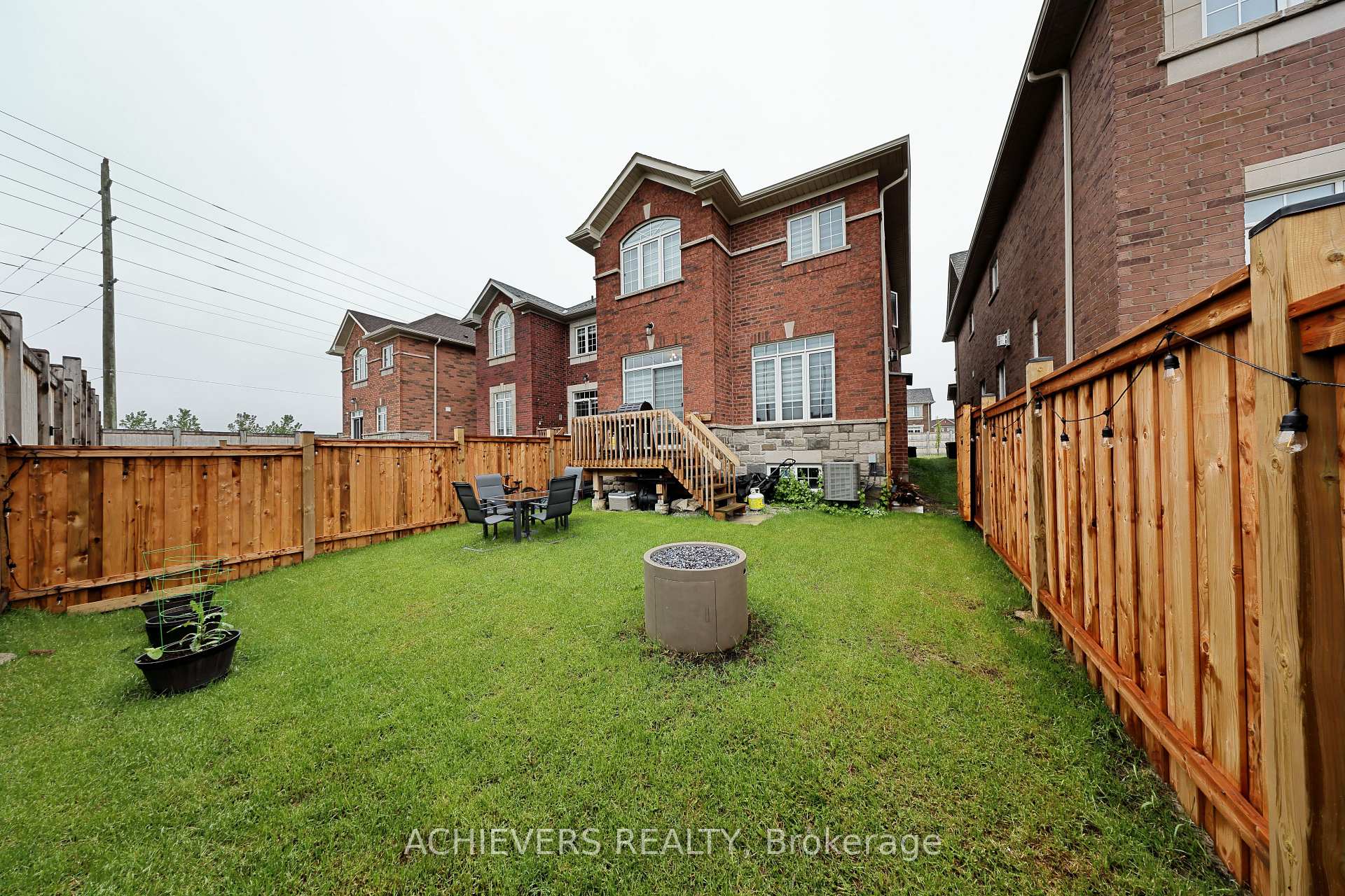 Photo 17 of 52 Branigan Crescent, Halton Hills, Georgetown — HOMEH