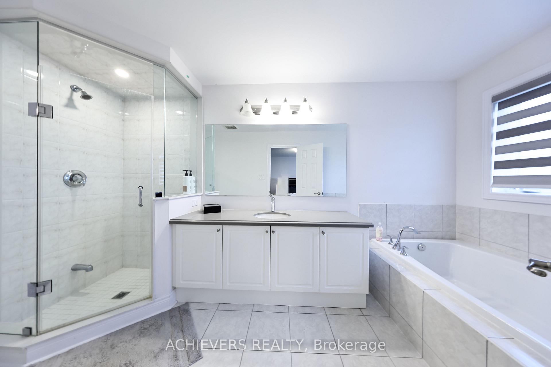 Photo 24 of 52 Branigan Crescent, Halton Hills, Georgetown — HOMEH