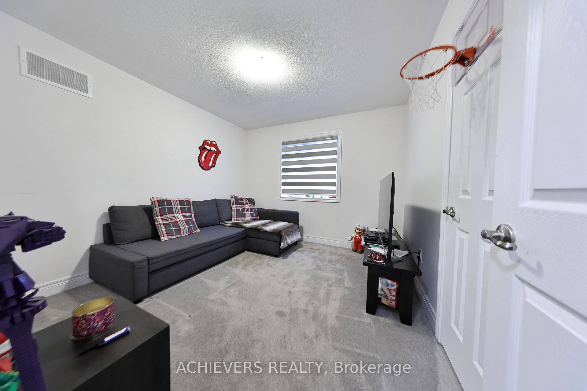 Photo 30 of 52 Branigan Crescent, Halton Hills, Georgetown — HOMEH