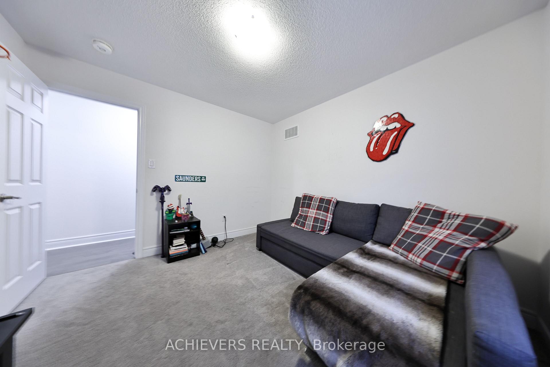 Photo 31 of 52 Branigan Crescent, Halton Hills, Georgetown — HOMEH