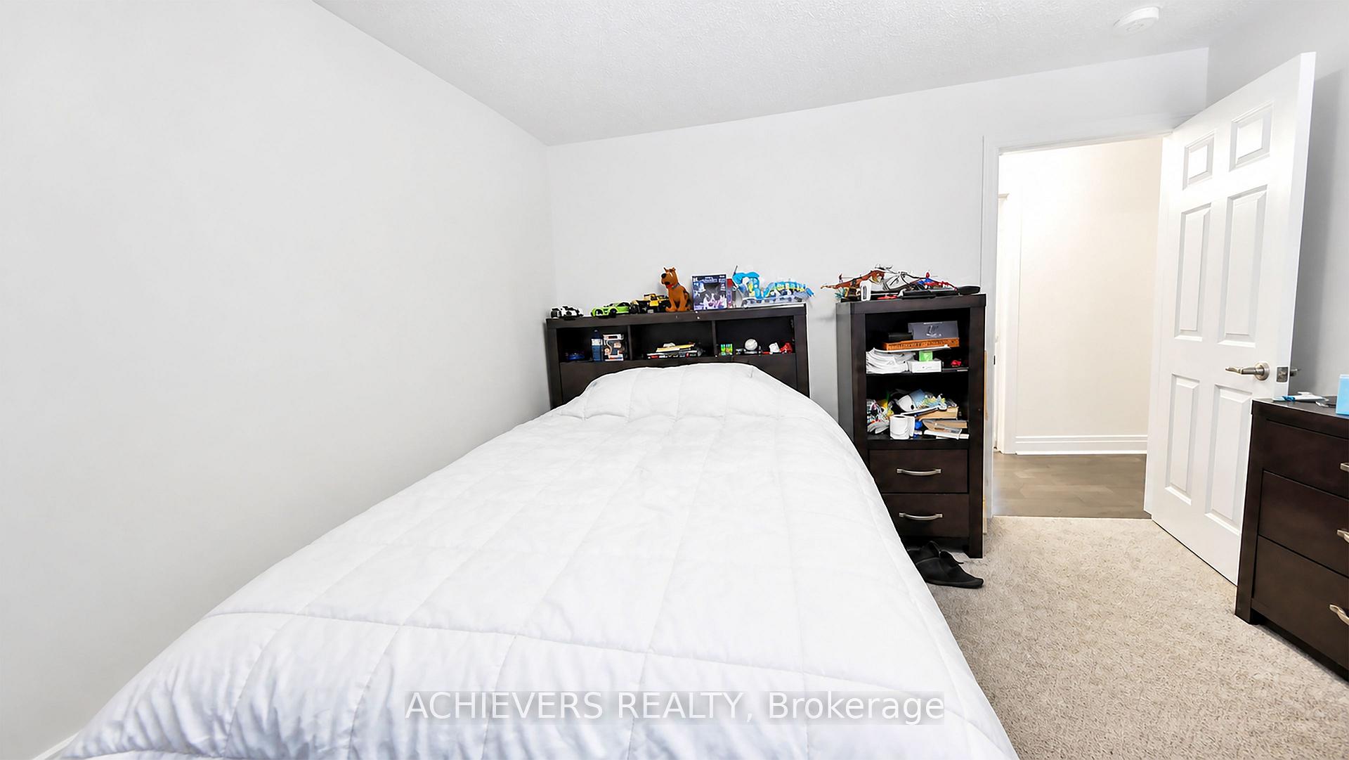 Photo 34 of 52 Branigan Crescent, Halton Hills, Georgetown — HOMEH