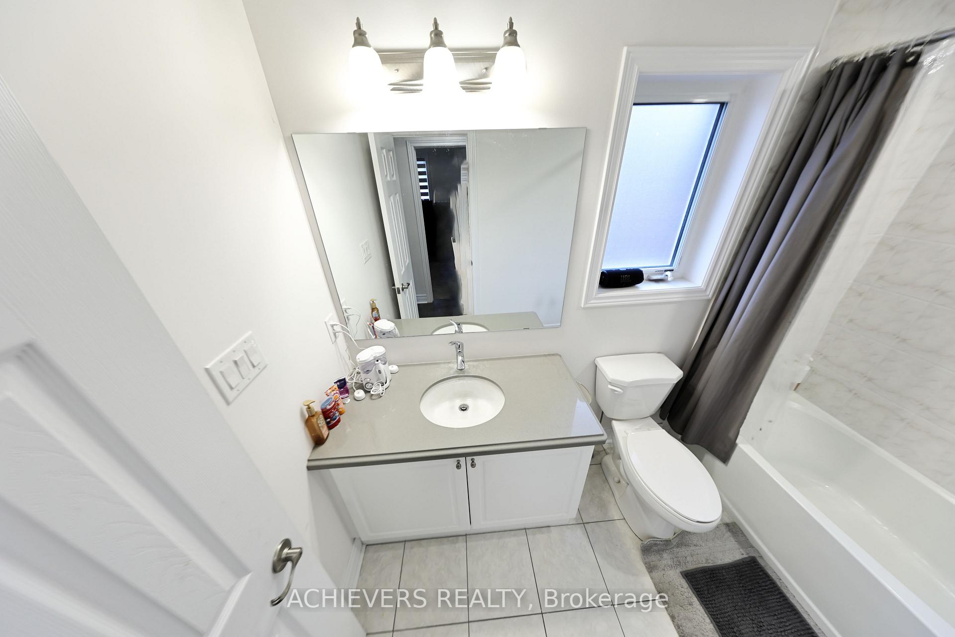Photo 36 of 52 Branigan Crescent, Halton Hills, Georgetown — HOMEH