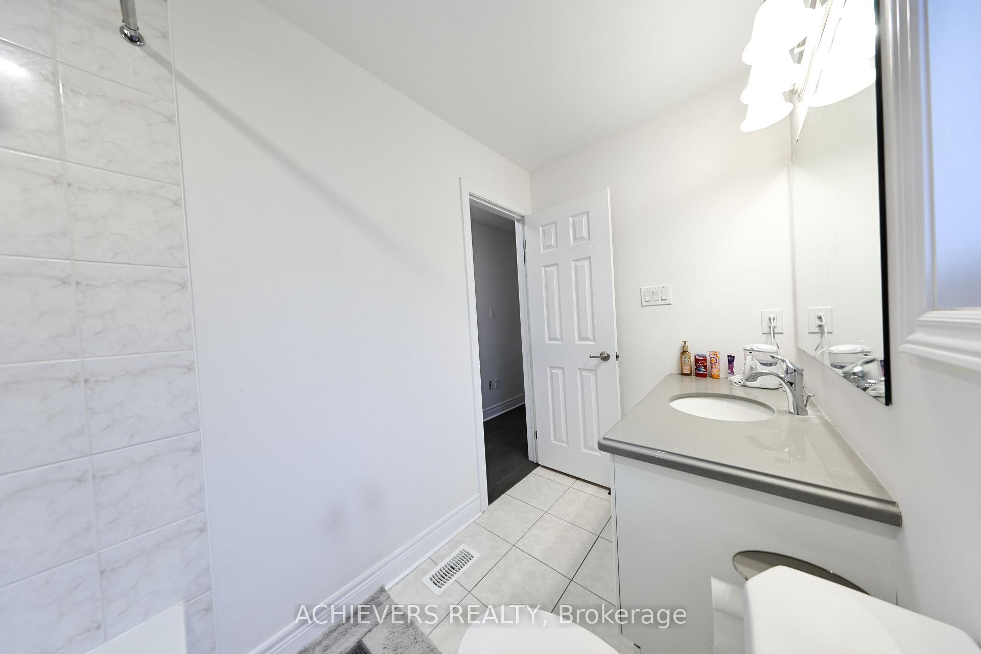 Photo 37 of 52 Branigan Crescent, Halton Hills, Georgetown — HOMEH