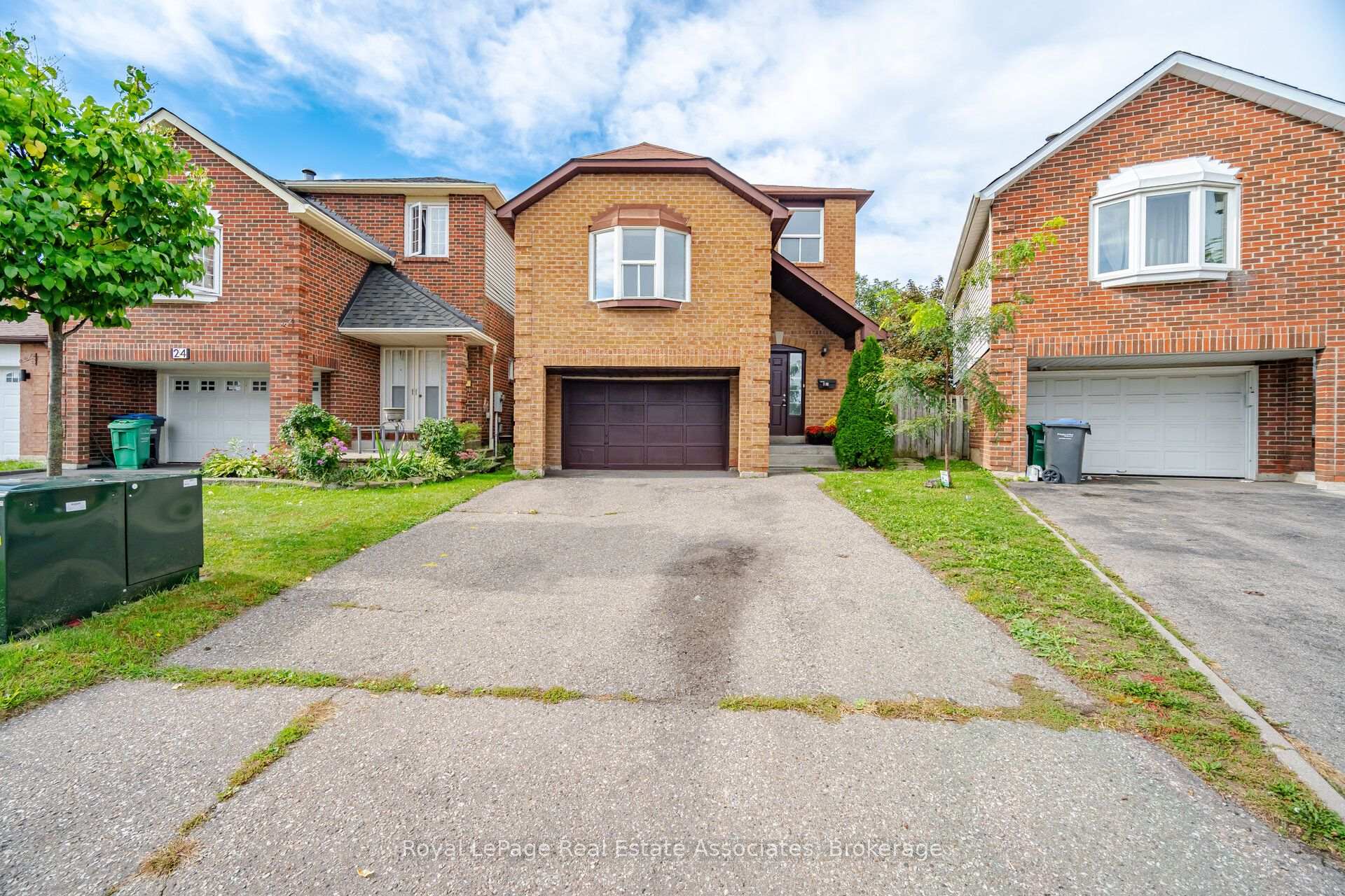 Photo 2 of 26 Sheldrake Court, Brampton, Brampton South — HOMEH