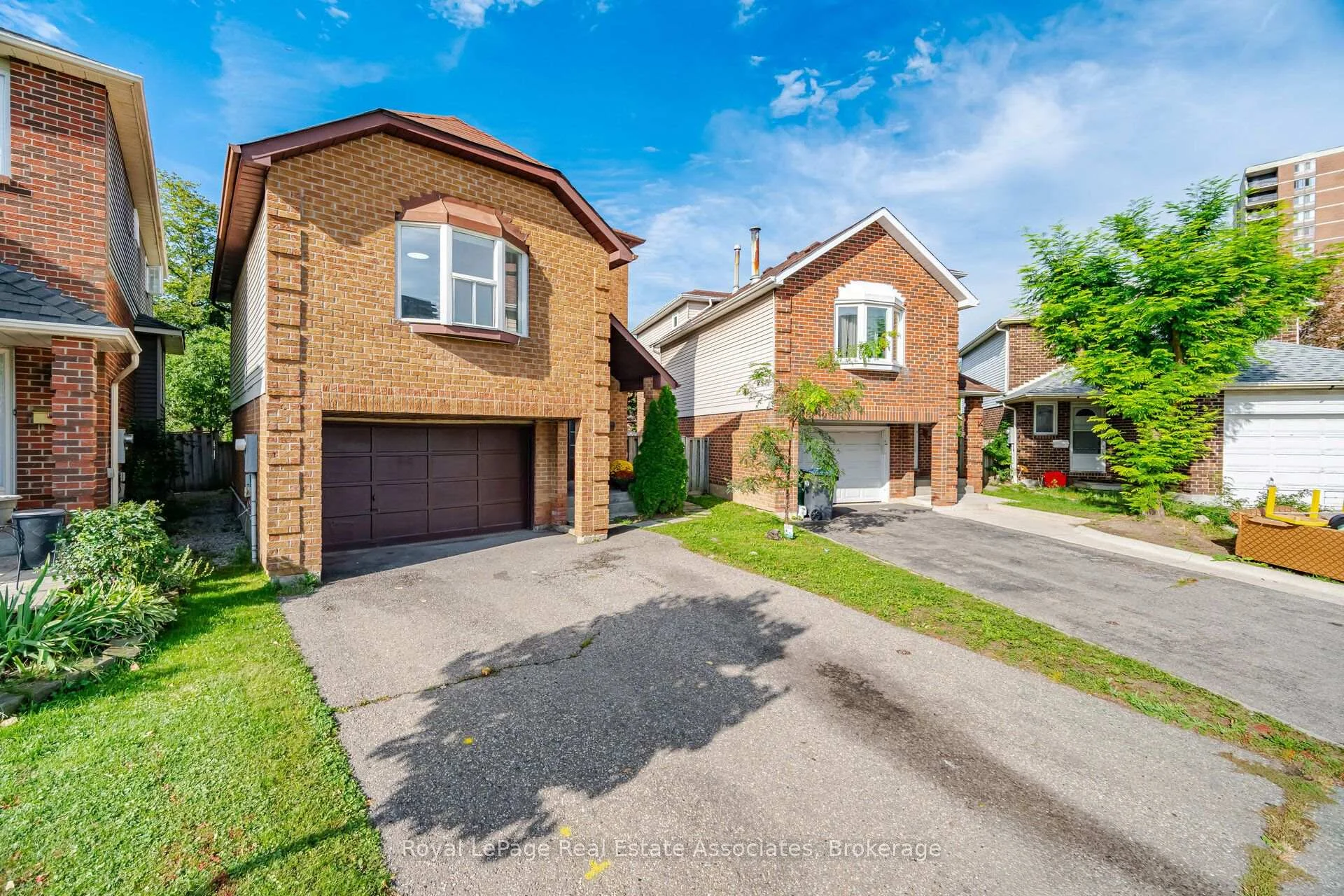 Photo 4 of 26 Sheldrake Court, Brampton, Brampton South — HOMEH