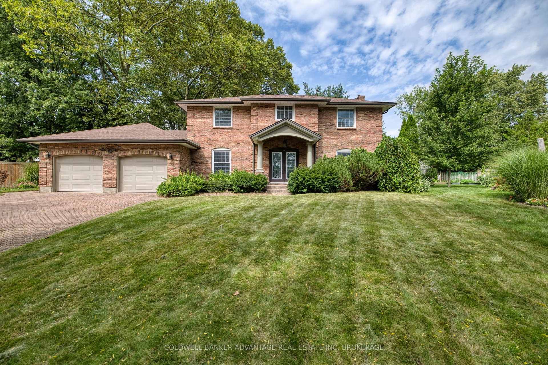 Photo 1 of 16 Willowdale Court, Pelham, Fonthill — HOMEH