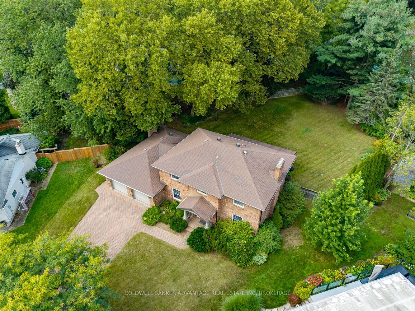 Photo 3 of 16 Willowdale Court, Pelham, Fonthill — HOMEH