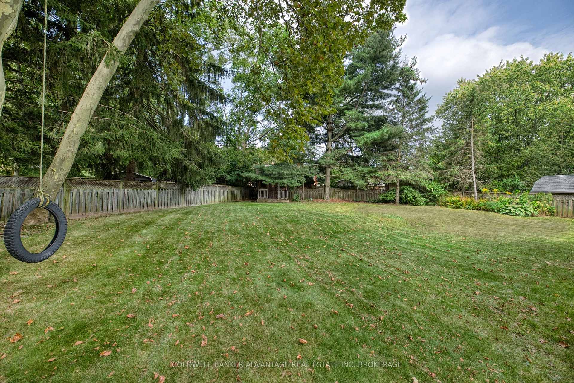 Photo 4 of 16 Willowdale Court, Pelham, Fonthill — HOMEH