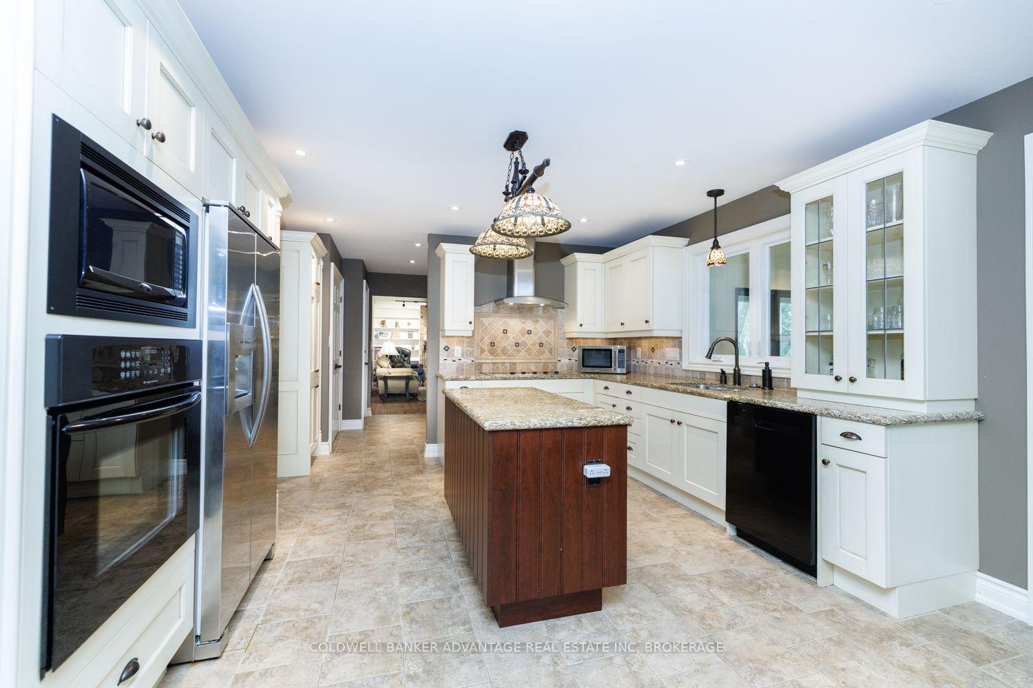 Photo 11 of 16 Willowdale Court, Pelham, Fonthill — HOMEH