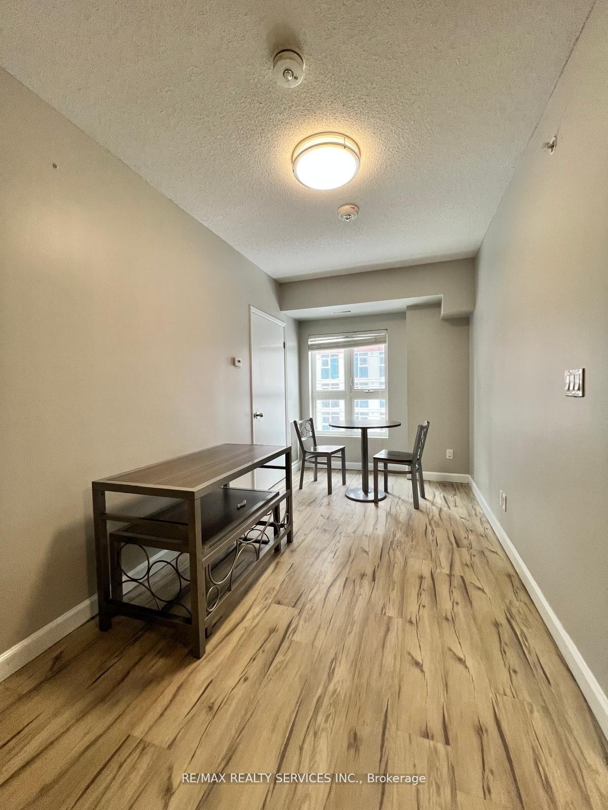 Photo 2 of Unit 1617, 258A Sunview Street, Waterloo, Beechwood/University — HOMEH