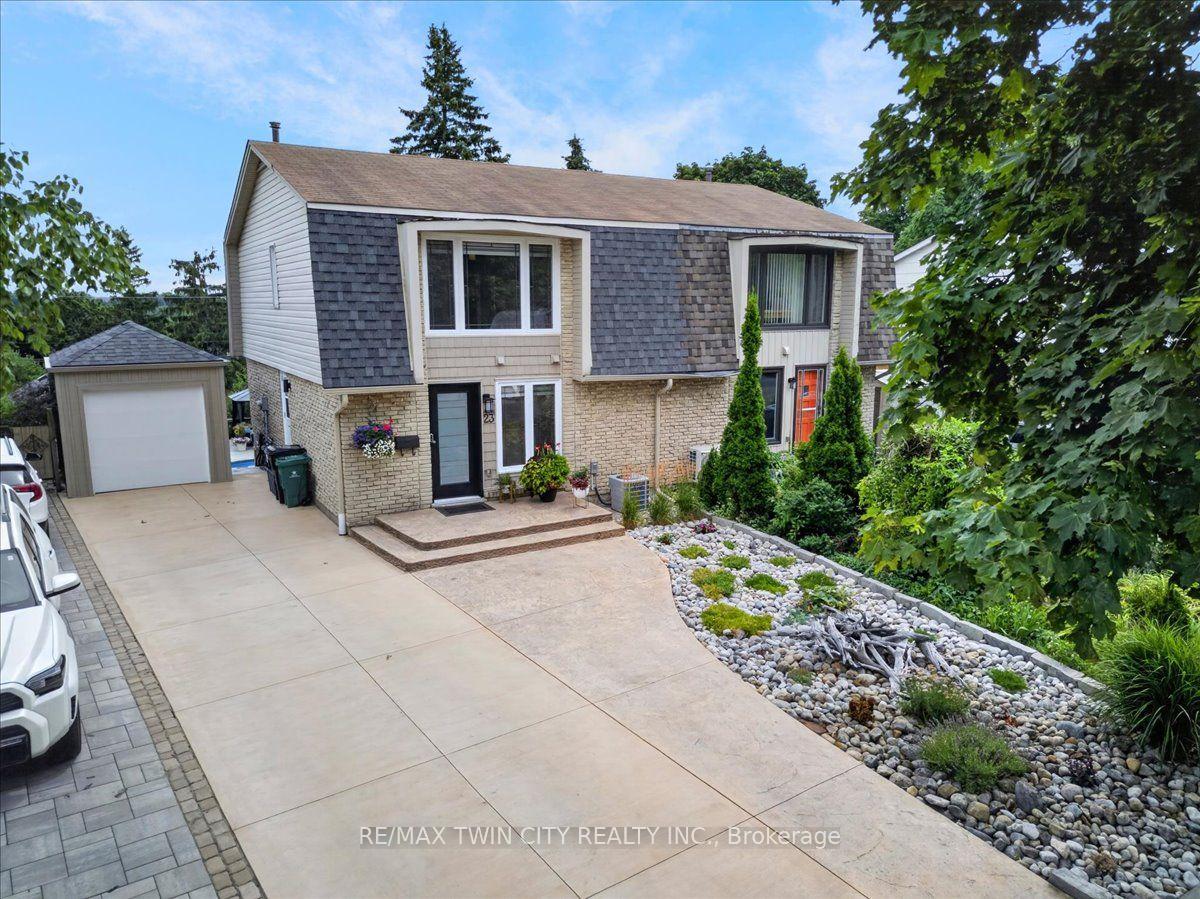 Photo 2 of 23 Briar Knoll Drive, Kitchener, Country Hills West — HOMEH