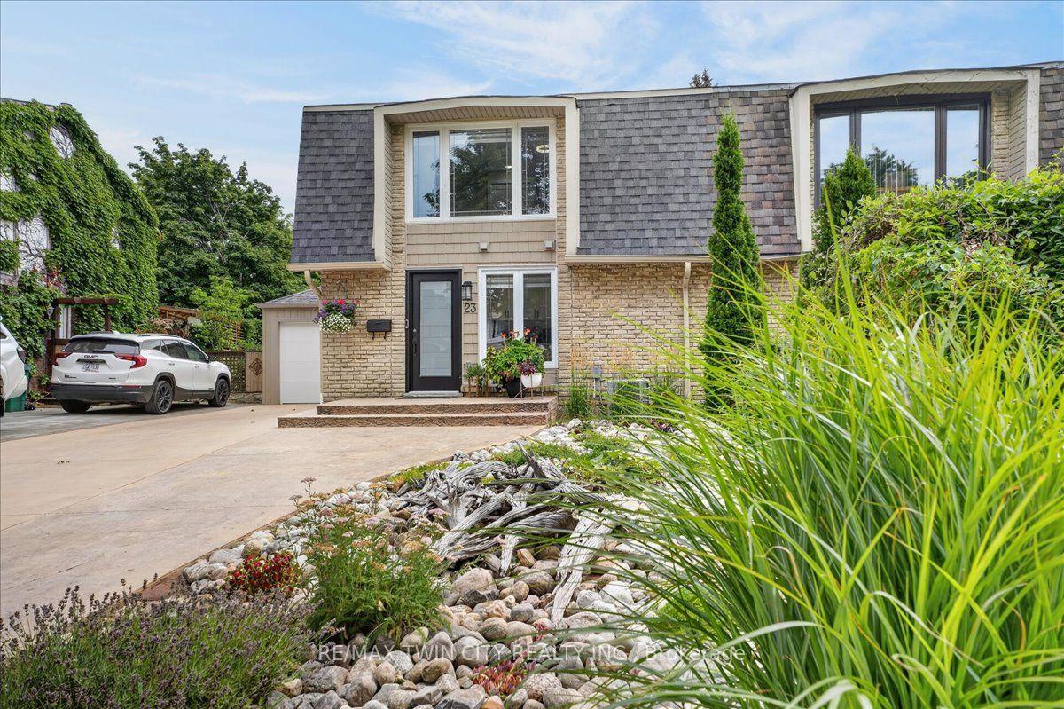 Photo 3 of 23 Briar Knoll Drive, Kitchener, Country Hills West — HOMEH