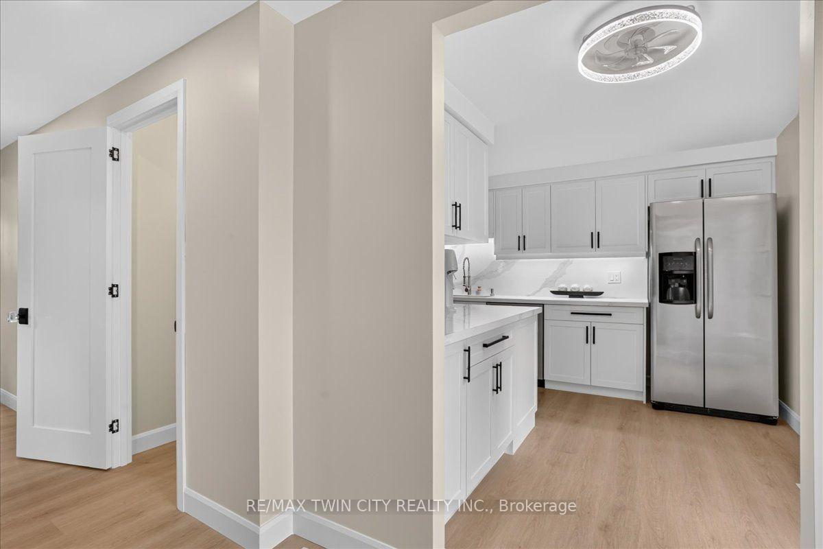 Photo 7 of 23 Briar Knoll Drive, Kitchener, Country Hills West — HOMEH