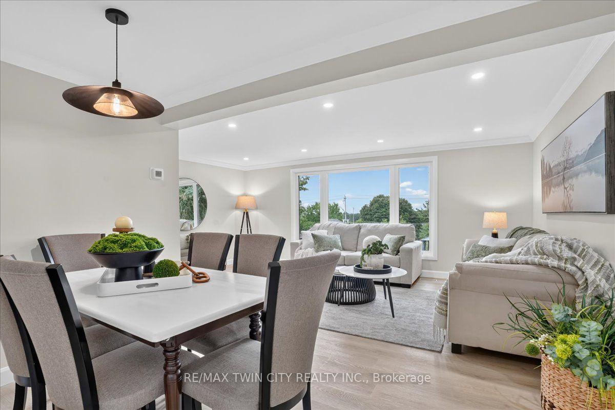 Photo 14 of 23 Briar Knoll Drive, Kitchener, Country Hills West — HOMEH