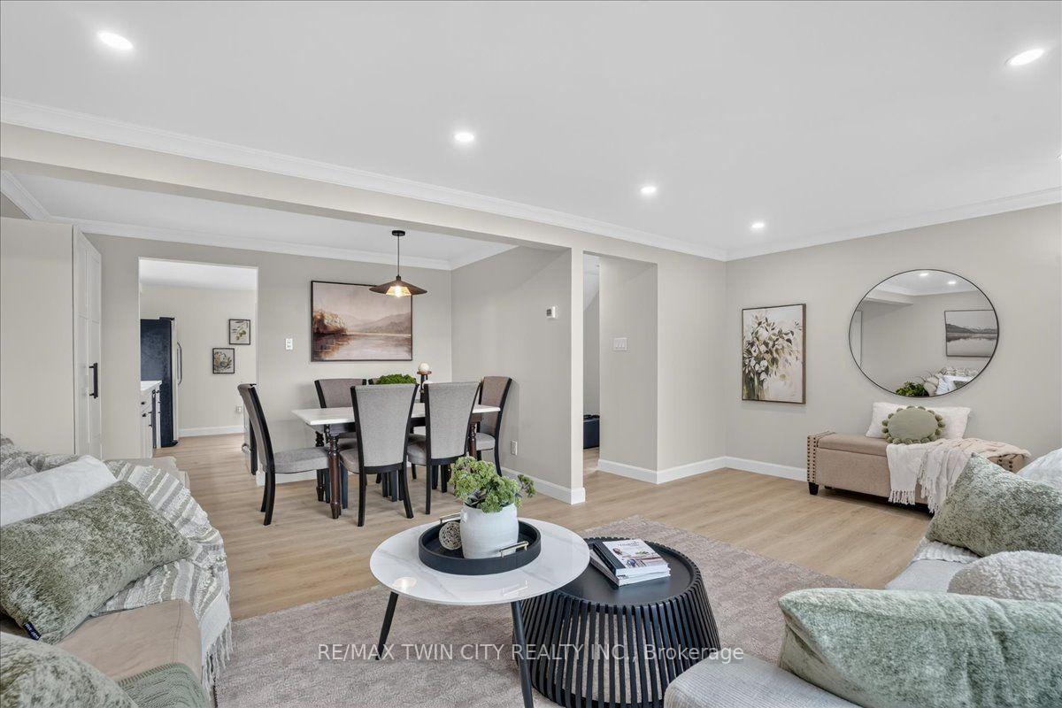 Photo 16 of 23 Briar Knoll Drive, Kitchener, Country Hills West — HOMEH