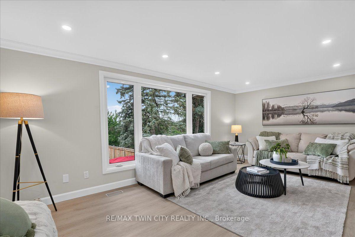 Photo 17 of 23 Briar Knoll Drive, Kitchener, Country Hills West — HOMEH