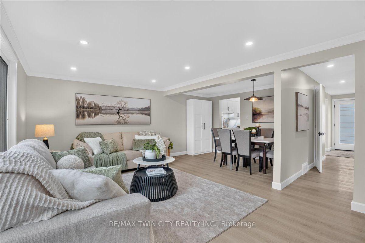Photo 18 of 23 Briar Knoll Drive, Kitchener, Country Hills West — HOMEH