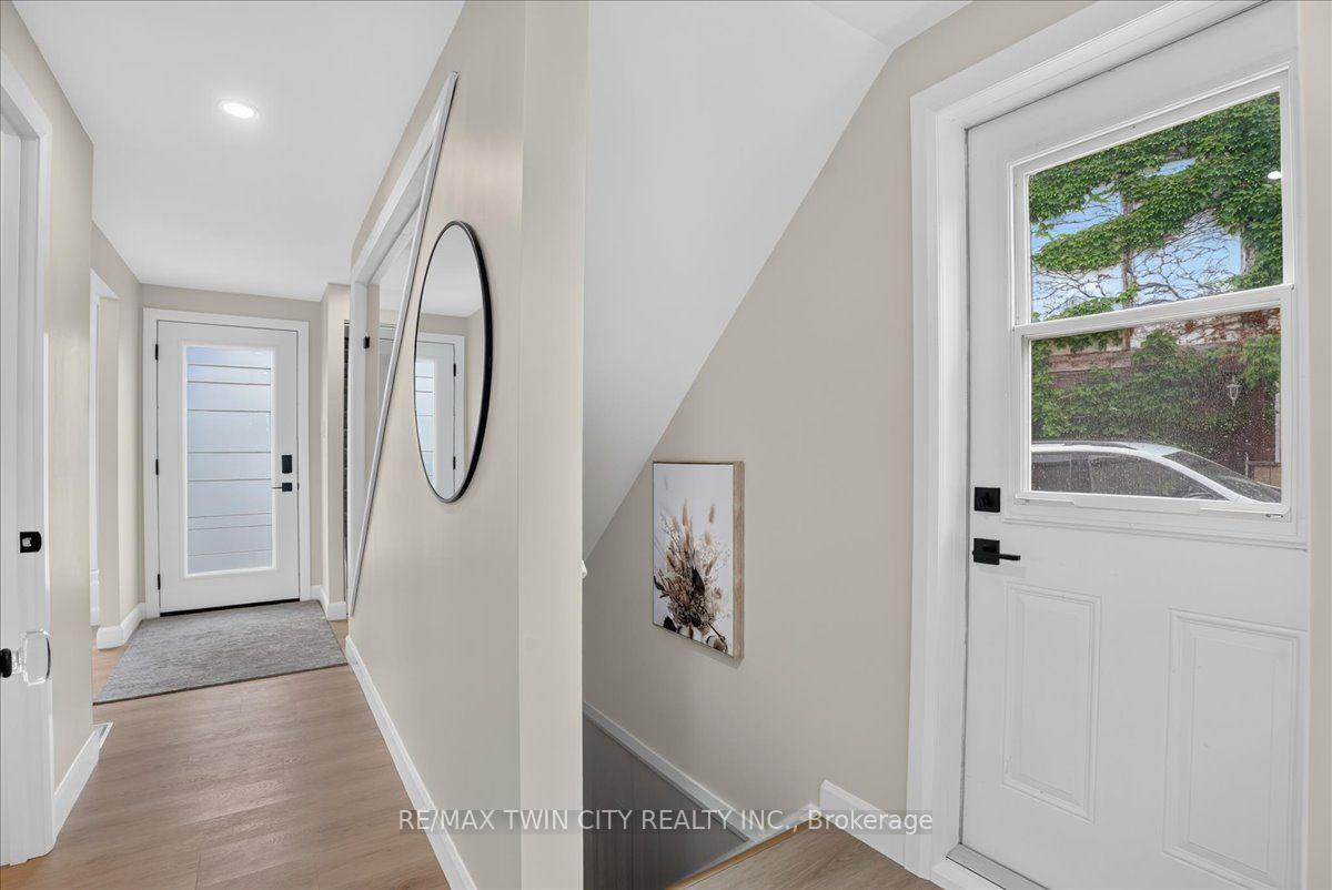 Photo 21 of 23 Briar Knoll Drive, Kitchener, Country Hills West — HOMEH