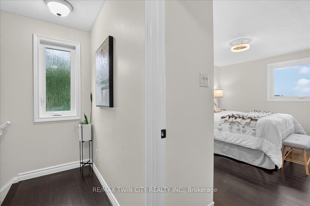 Photo 23 of 23 Briar Knoll Drive, Kitchener, Country Hills West — HOMEH