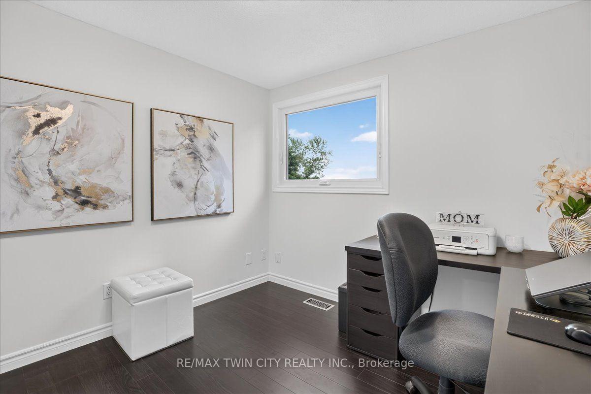 Photo 27 of 23 Briar Knoll Drive, Kitchener, Country Hills West — HOMEH