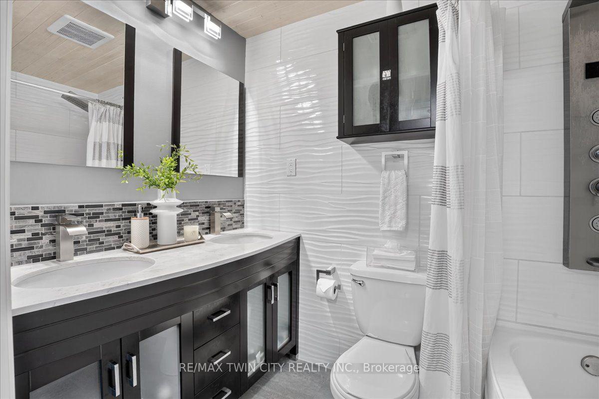 Photo 32 of 23 Briar Knoll Drive, Kitchener, Country Hills West — HOMEH