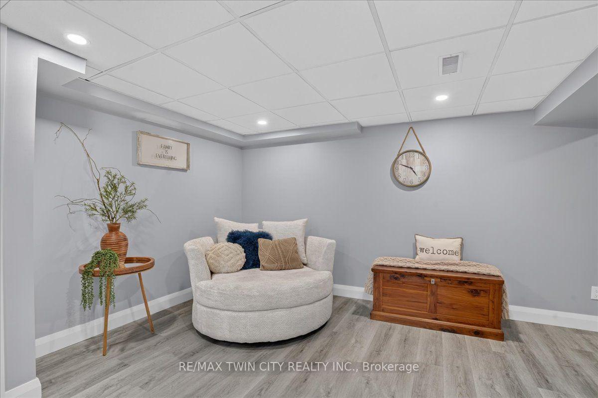 Photo 36 of 23 Briar Knoll Drive, Kitchener, Country Hills West — HOMEH