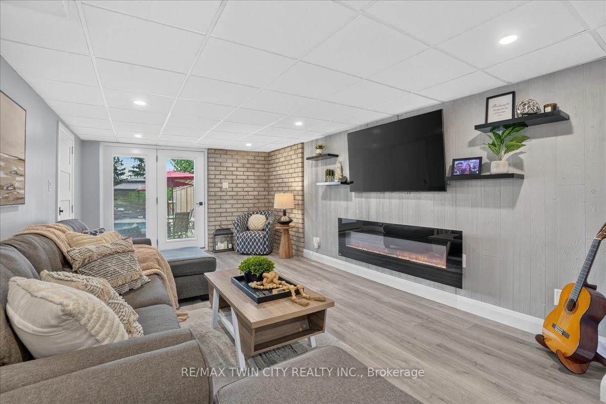 Photo 37 of 23 Briar Knoll Drive, Kitchener, Country Hills West — HOMEH