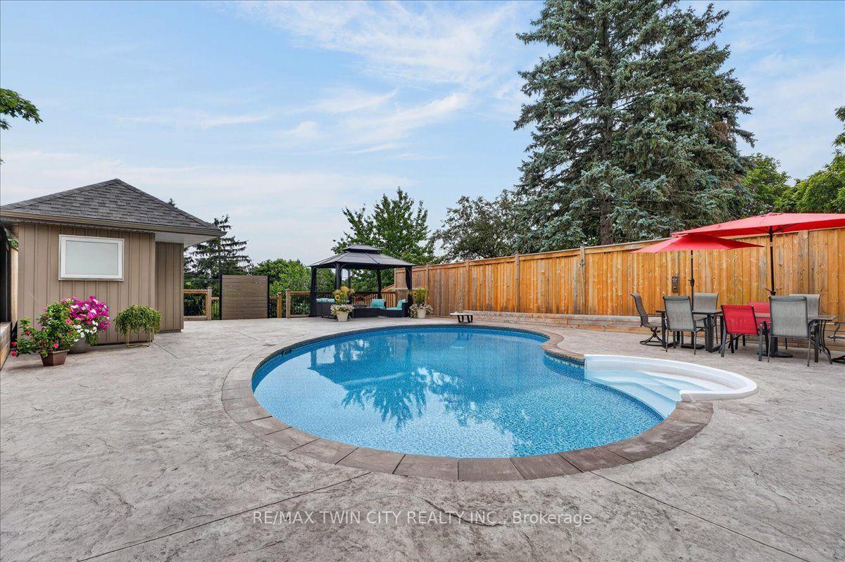 Photo 42 of 23 Briar Knoll Drive, Kitchener, Country Hills West — HOMEH