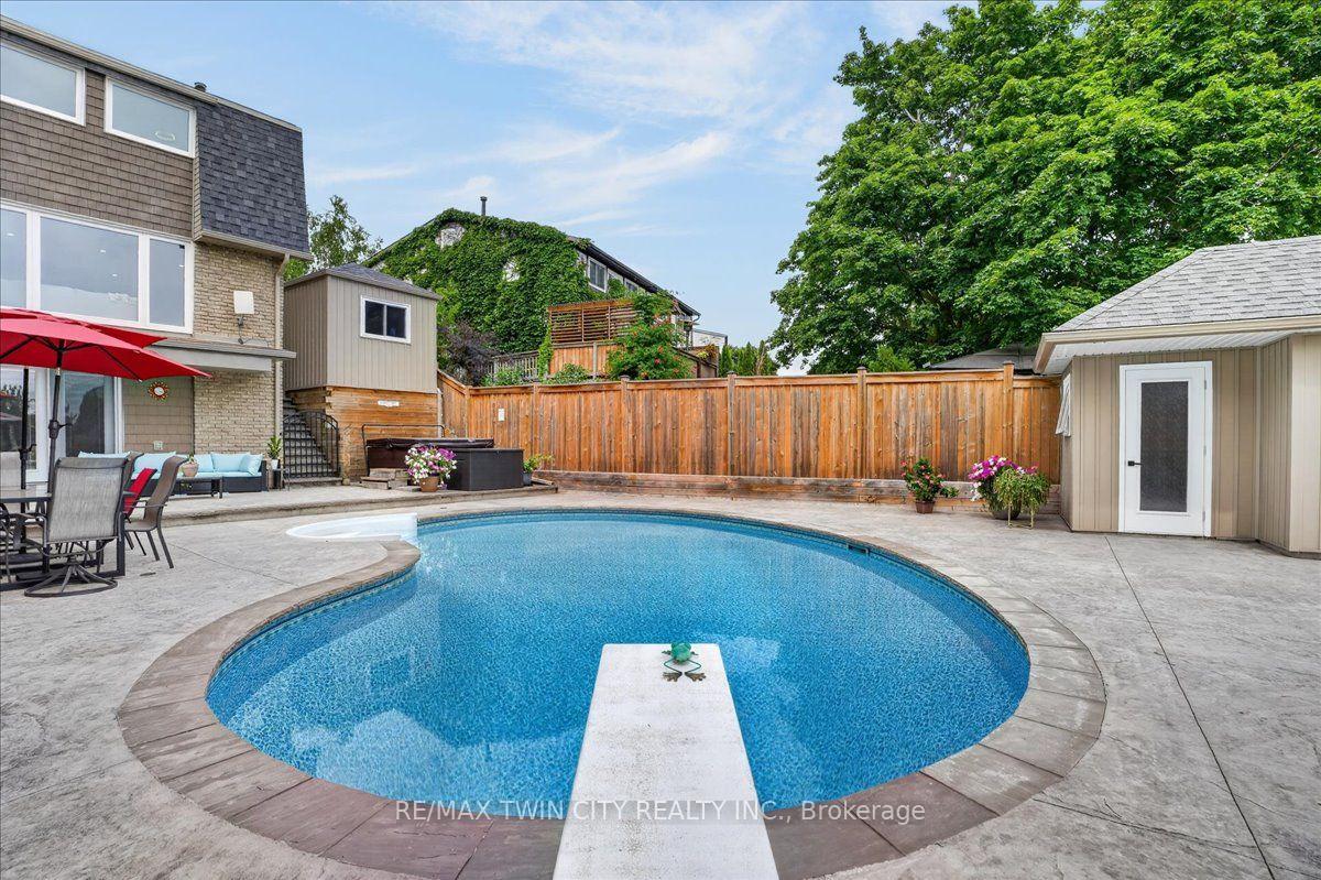 Photo 47 of 23 Briar Knoll Drive, Kitchener, Country Hills West — HOMEH