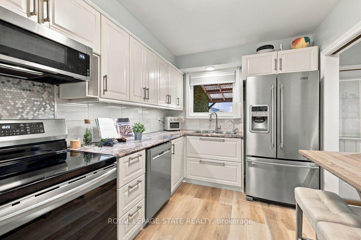 Photo 8 of 23 Allanton Boulevard, Brantford, Fairview/Greenbrier — HOMEH
